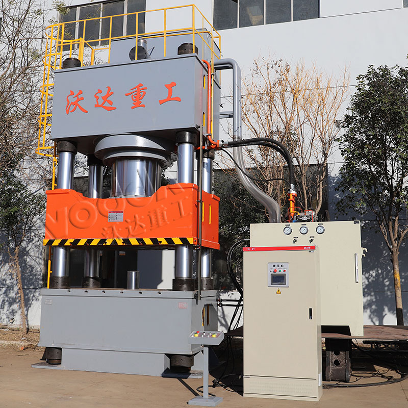 1000噸液壓機(jī) 1000噸液壓機(jī)