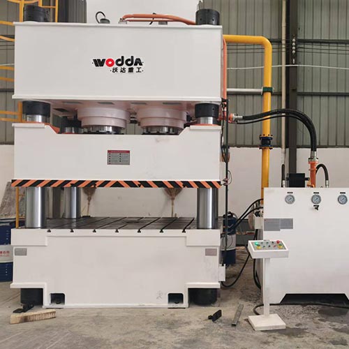 1000噸汽車(chē)底盤(pán)護(hù)板沖壓成型液壓機(jī)