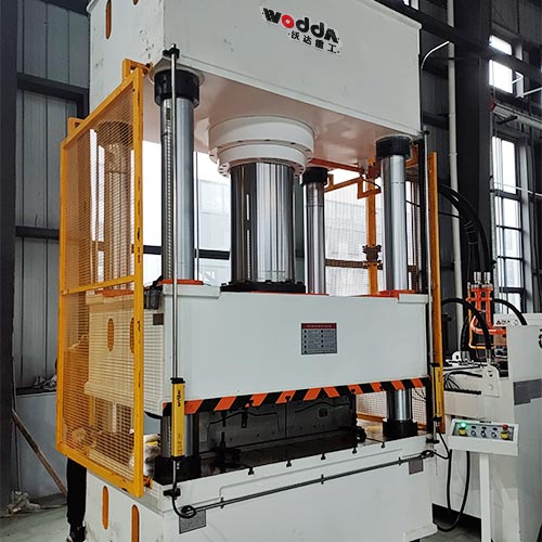 500噸模壓汽車(chē)風(fēng)管保護(hù)套成型機(jī)