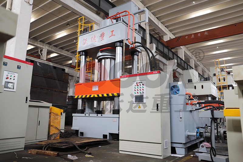 1000噸三梁四柱液壓機(jī)多少錢 1000噸三梁四柱液壓機(jī)多少錢