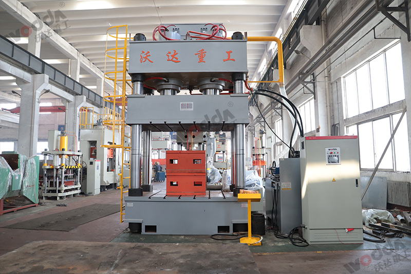 四柱液壓機(jī) 四柱液壓機(jī)