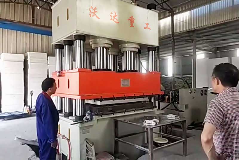 2000噸壓濾機濾板成型液壓機 2000噸壓濾機濾板成型液壓機