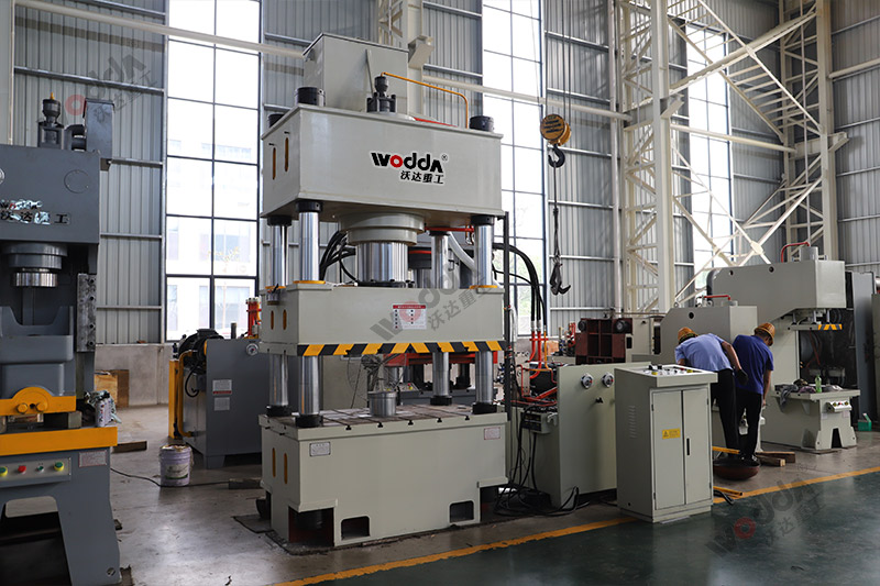 400噸不銹鋼水箱板液壓機 400噸不銹鋼水箱板液壓機