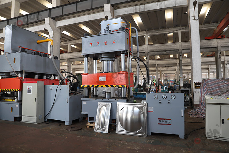 不銹鋼水箱板成型液壓機(jī) 不銹鋼水箱板成型液壓機(jī)