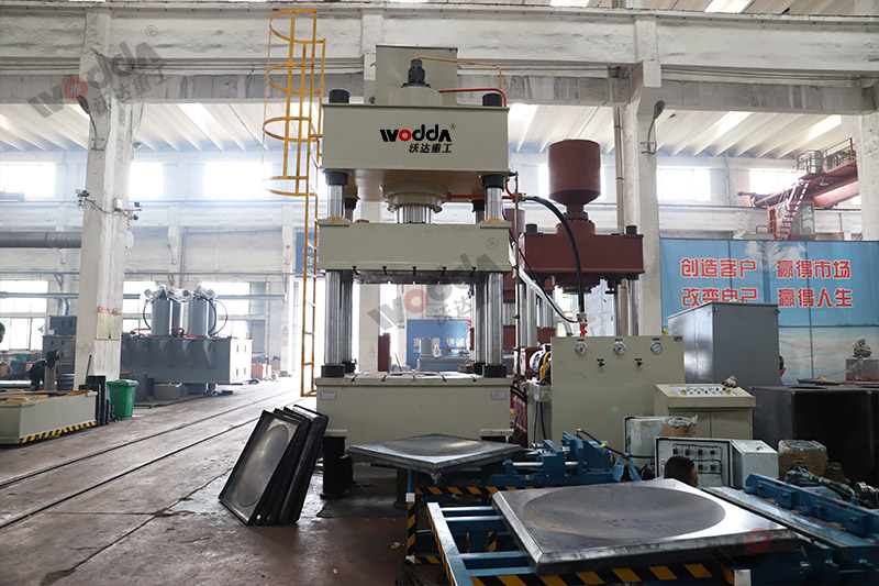 不銹鋼水箱板成型液壓機(jī) 不銹鋼水箱板成型液壓機(jī)