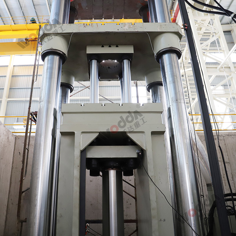 800噸匣缽成型液壓機(jī) 800噸匣缽成型液壓機(jī)