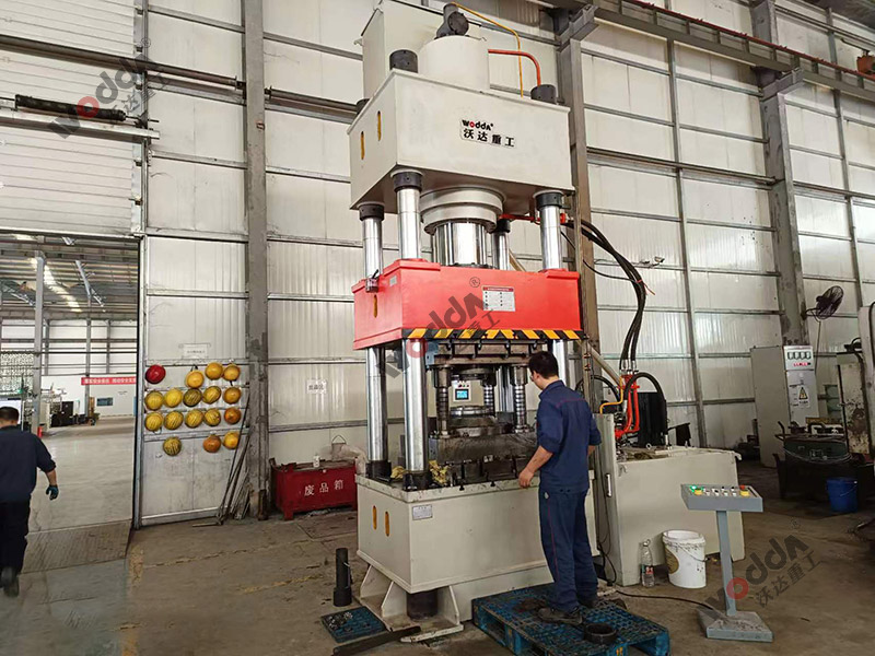 500噸汽車軸承鍛造液壓機(jī)客戶現(xiàn)場 500噸汽車軸承鍛造液壓機(jī)客戶現(xiàn)場