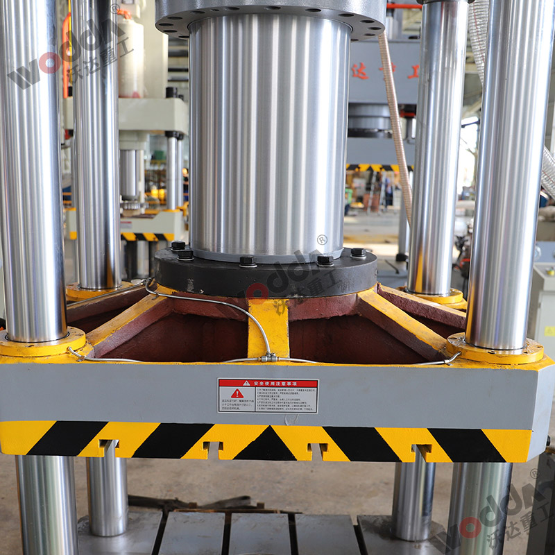 315噸液壓機(jī)油缸 315噸液壓機(jī)油缸