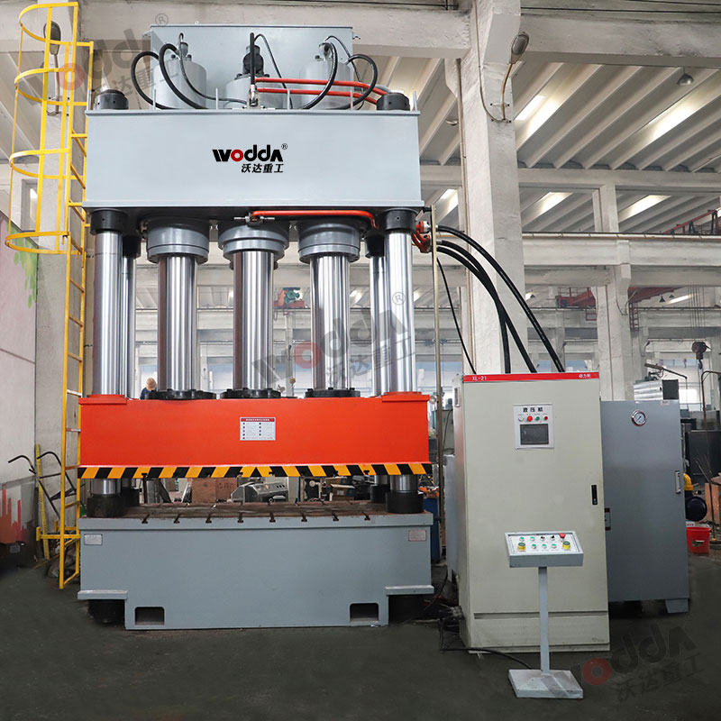 1000噸四柱液壓機(jī) 1000噸四柱液壓機(jī)