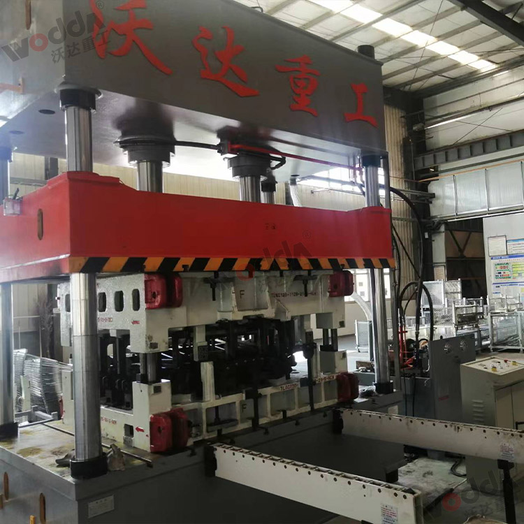 200噸汽車內(nèi)飾件(門板)液壓機(jī)(圖2) 200噸汽車內(nèi)飾件(門板)液壓機(jī)(圖2)