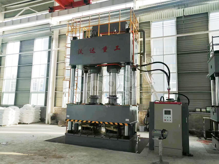 800噸雙缸四柱液壓機(jī)客戶現(xiàn)場 800噸雙缸四柱液壓機(jī)客戶現(xiàn)場