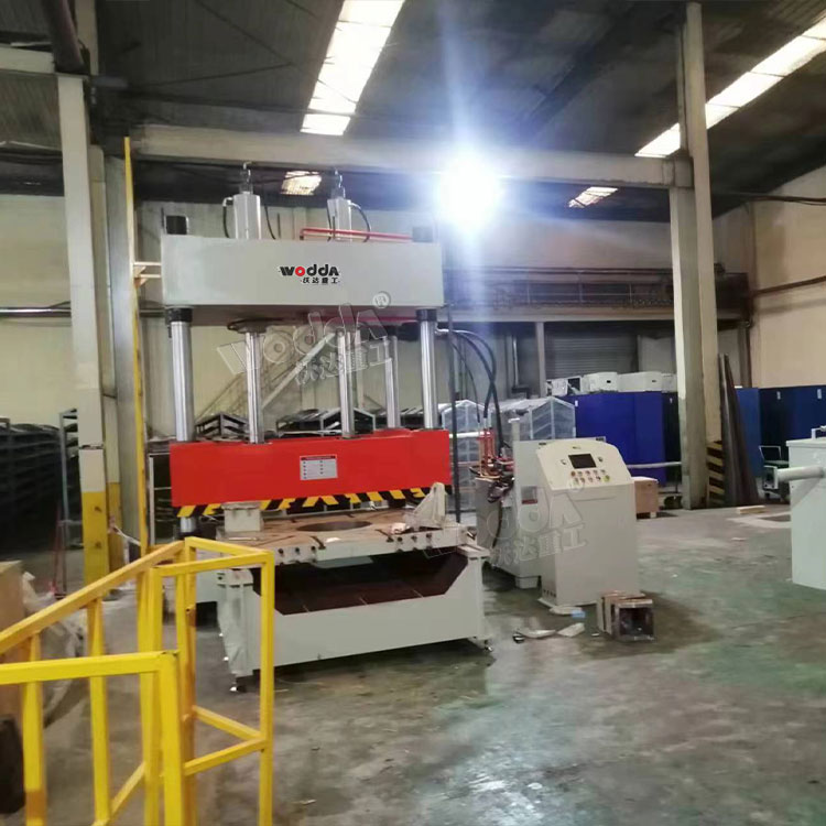 輪胎模具試驗(yàn)機(jī)客戶車間現(xiàn)場(chǎng) 輪胎模具試驗(yàn)機(jī)客戶車間現(xiàn)場(chǎng)