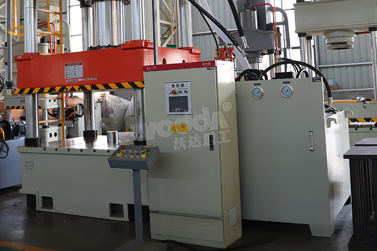 500噸液壓機(jī)（PLC動(dòng)力柜、移動(dòng)控制臺(tái)）