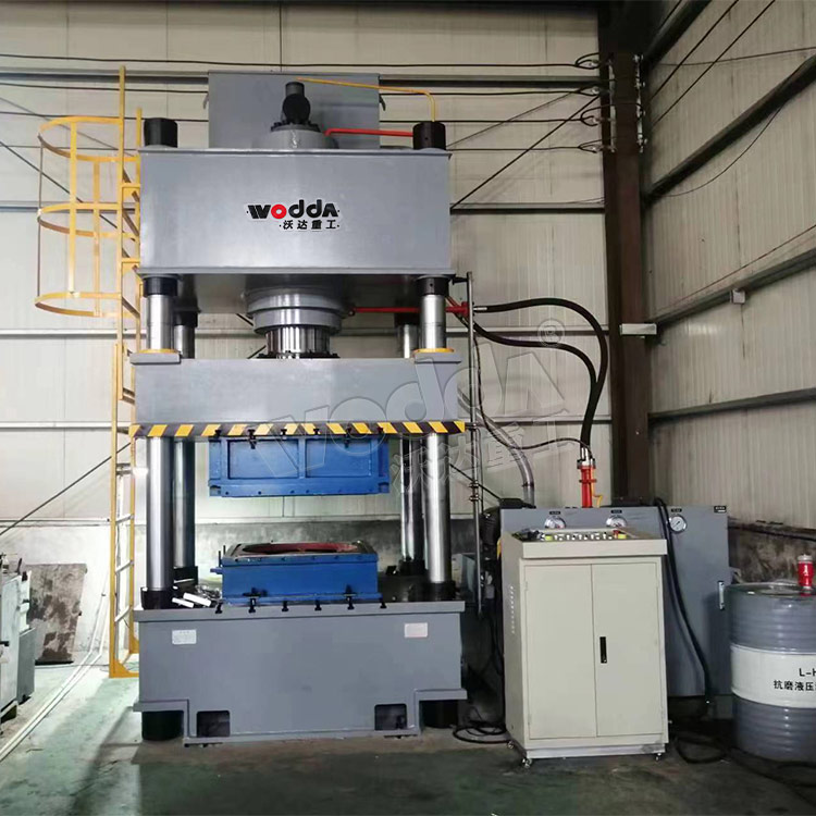 500噸不銹鋼水箱板拉伸液壓機(jī)客戶現(xiàn)場(chǎng) 500噸不銹鋼水箱板拉伸液壓機(jī)客戶現(xiàn)場(chǎng)