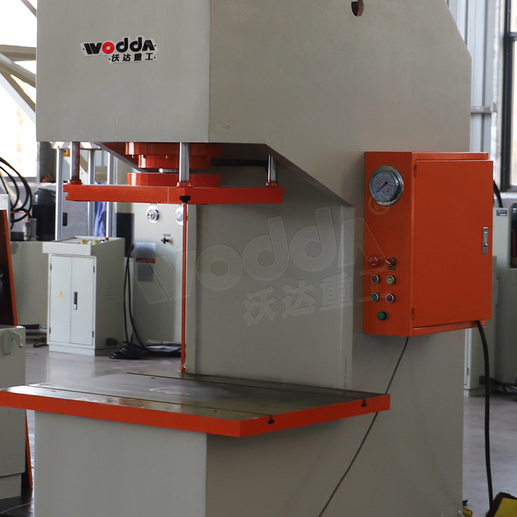 63噸單臂液壓機(jī)工作臺 63噸單臂液壓機(jī)工作臺