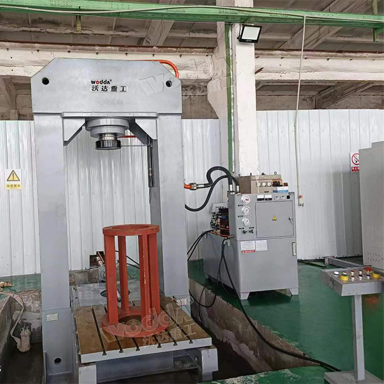 電機(jī)軸承壓裝液壓機(jī)客戶現(xiàn)場(chǎng) 電機(jī)軸承壓裝液壓機(jī)客戶現(xiàn)場(chǎng)