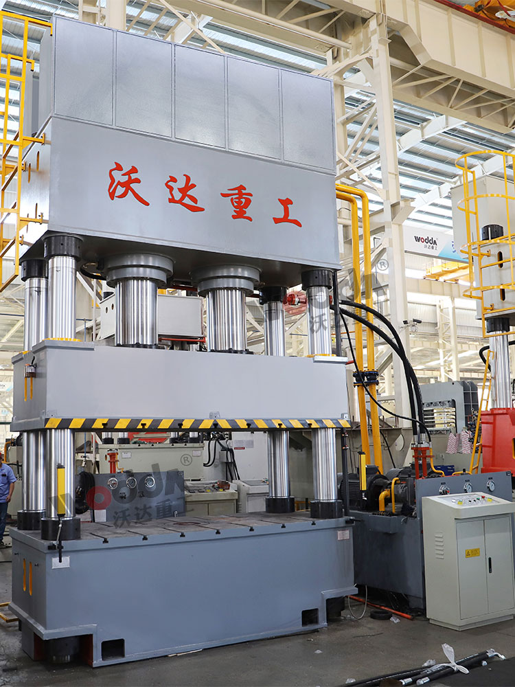 800噸四柱壓力機(jī) 800噸四柱壓力機(jī)