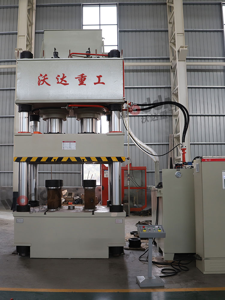 800噸三梁四柱液壓機(jī)(塑料托盤液壓機(jī)) 800噸三梁四柱液壓機(jī)(塑料托盤液壓機(jī))