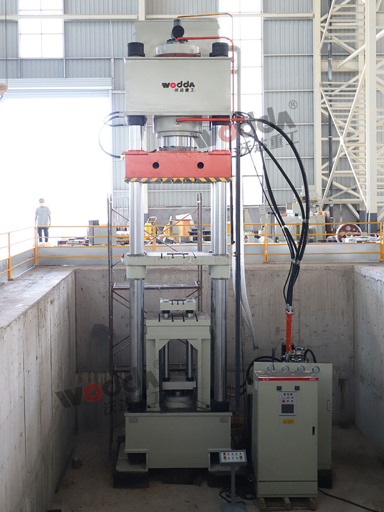 800噸四梁四柱液壓機(jī)(匣缽液壓機(jī)) 800噸四梁四柱液壓機(jī)(匣缽液壓機(jī))