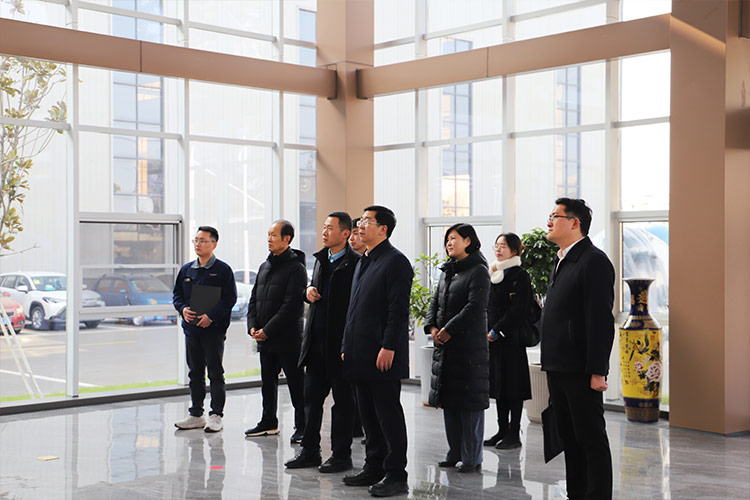 徐州市委常委、經(jīng)開區(qū)黨工委書記張克一行蒞臨山東沃達(dá)重工調(diào)研考察