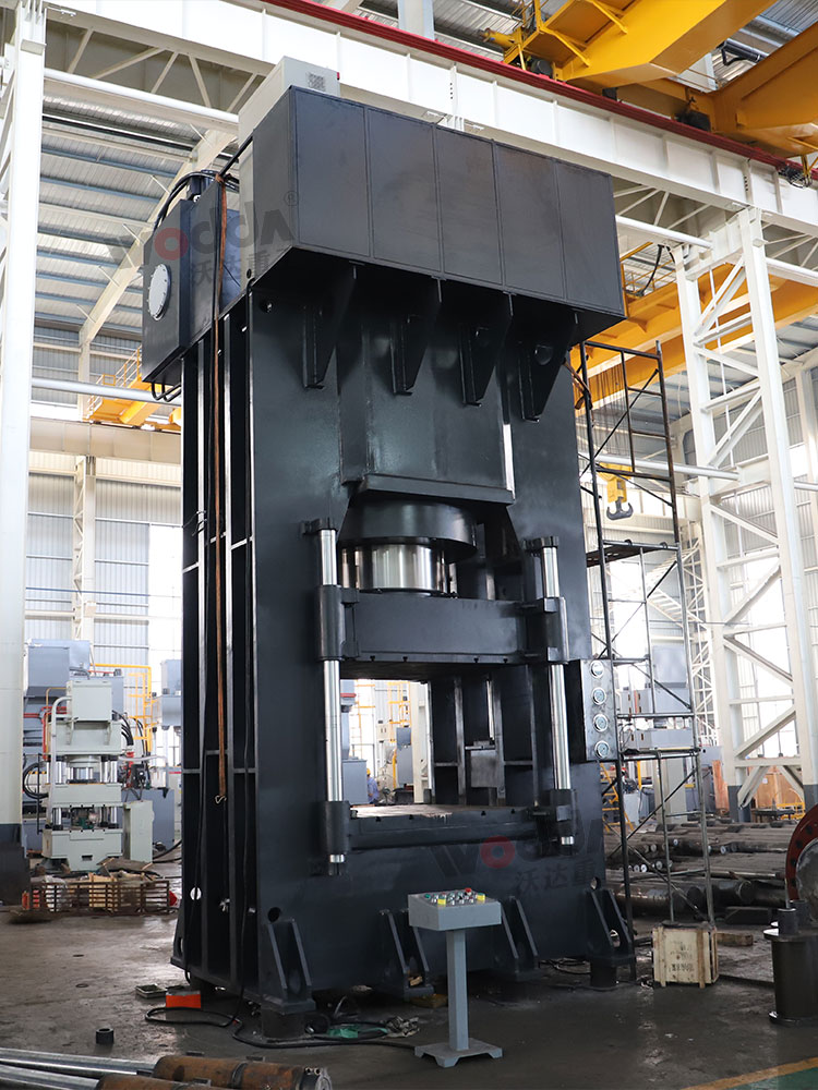 框架式木屑托盤成型液壓機(jī)車間實(shí)拍圖 框架式木屑托盤成型液壓機(jī)車間實(shí)拍圖