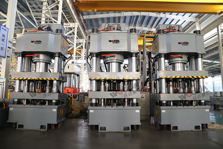 3臺800噸金屬粉末壓塊機(jī) 3臺800噸金屬粉末壓塊機(jī)