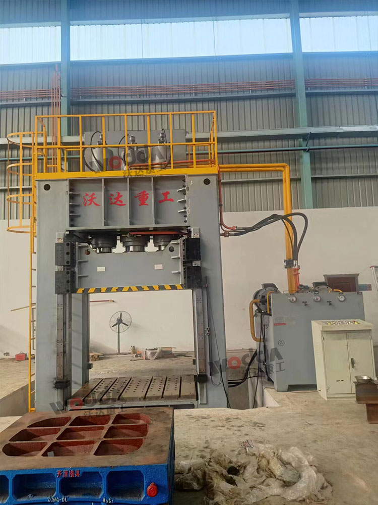 800噸框架式液壓機(jī)客戶車間安裝完成 800噸框架式液壓機(jī)客戶車間安裝完成