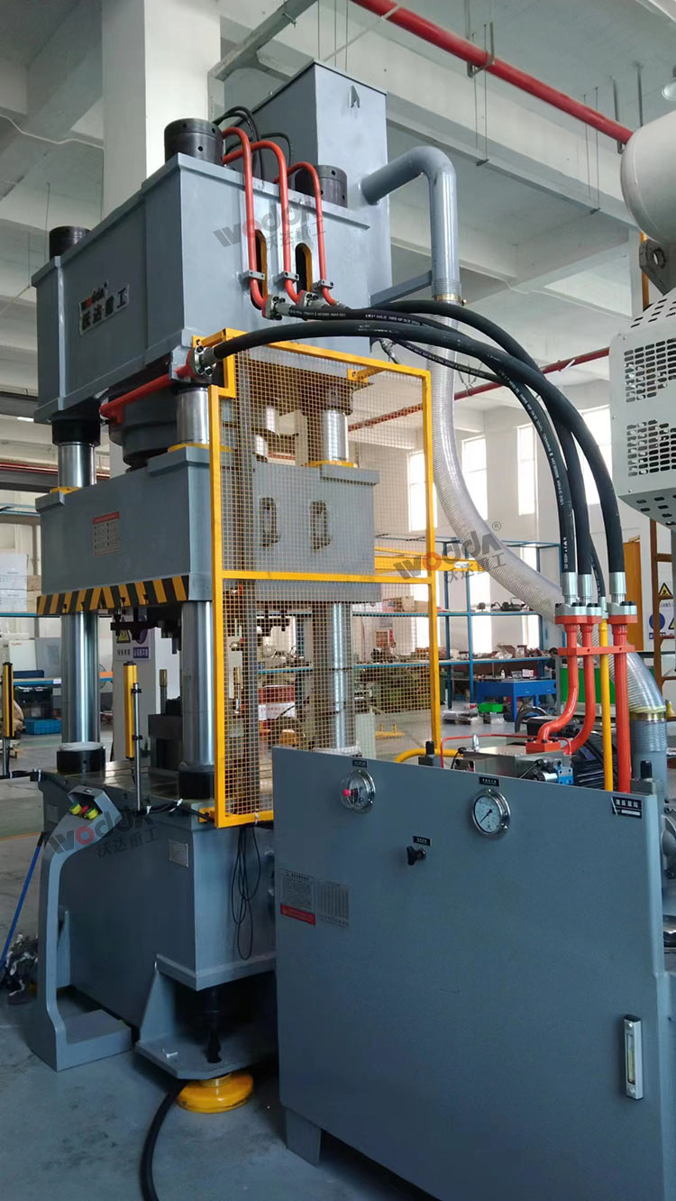 630噸汽車(chē)零部件成型液壓機(jī)客戶現(xiàn)場(chǎng) 630噸汽車(chē)零部件成型液壓機(jī)客戶現(xiàn)場(chǎng)