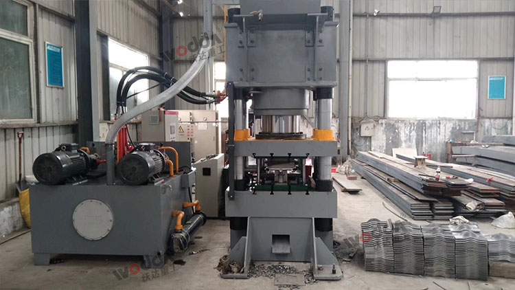 500噸四柱液壓機(錨桿托盤液壓機) 500噸四柱液壓機(錨桿托盤液壓機)