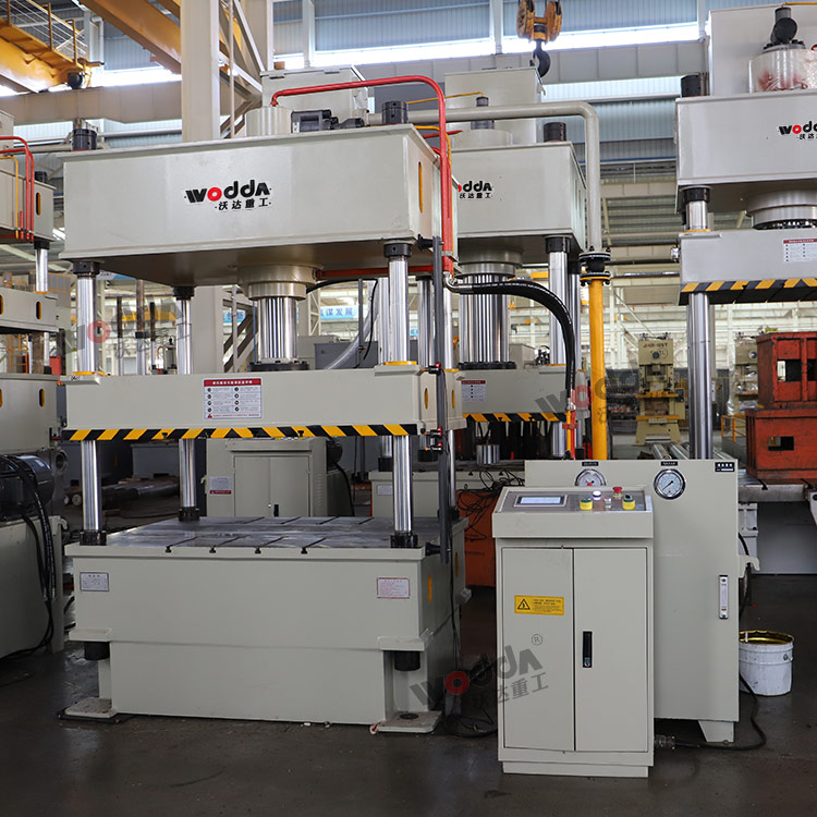 100噸快速四柱液壓機(jī) 100噸快速四柱液壓機(jī)