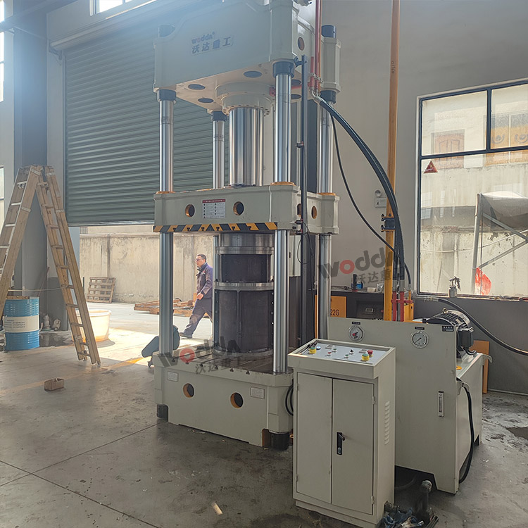 315噸三梁四柱液壓機(jī) 315噸三梁四柱液壓機(jī)