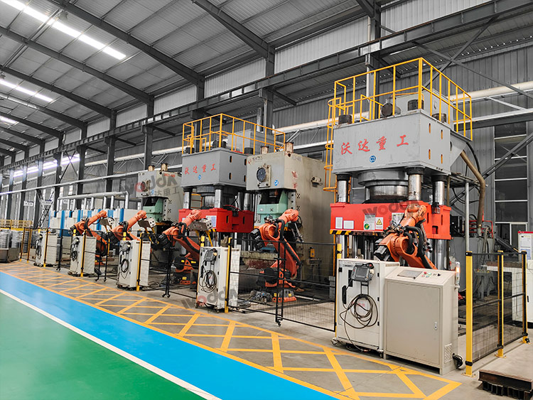 2000噸四柱液壓機(jī) 2000噸四柱液壓機(jī)