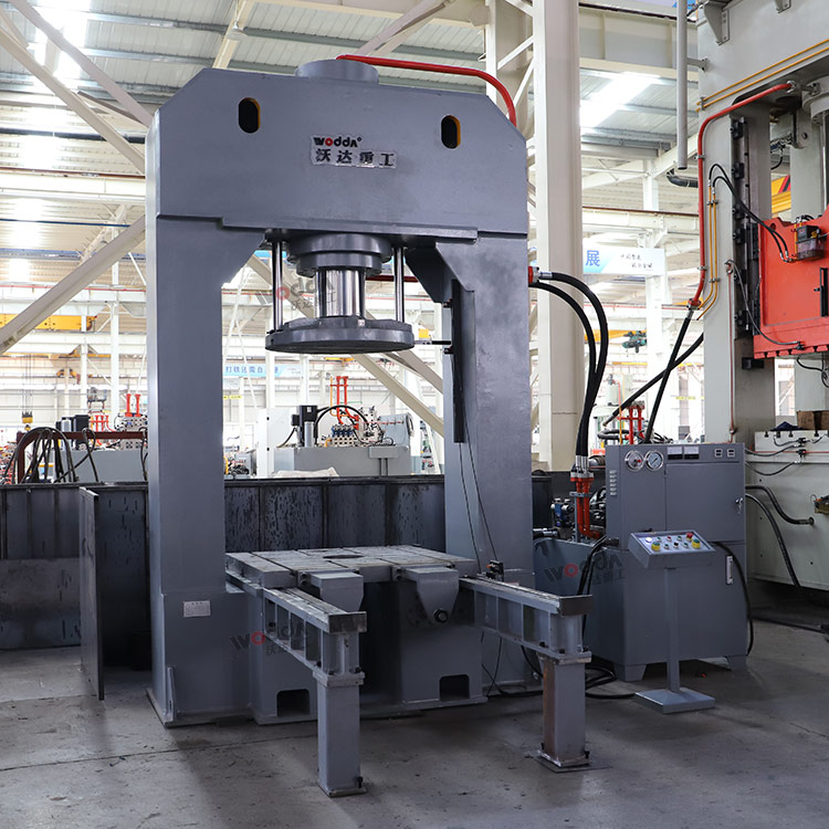 315噸龍門壓力機(jī) 315噸龍門壓力機(jī)