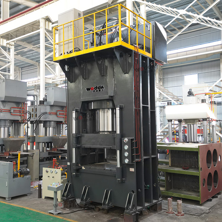 1800噸框架式液壓機(jī)(木屑托盤成型) 1800噸框架式液壓機(jī)(木屑托盤成型)