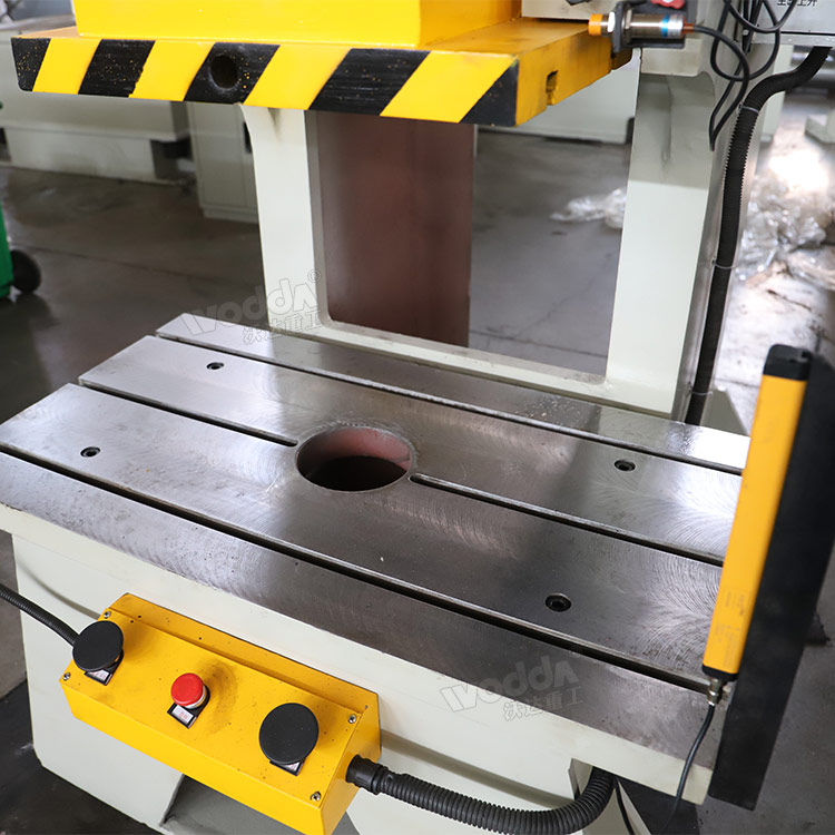 液壓沖床工作臺 液壓沖床工作臺