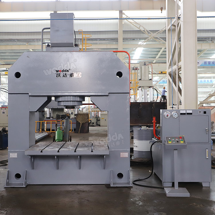 315噸龍門(mén)油壓機(jī) 315噸龍門(mén)油壓機(jī)