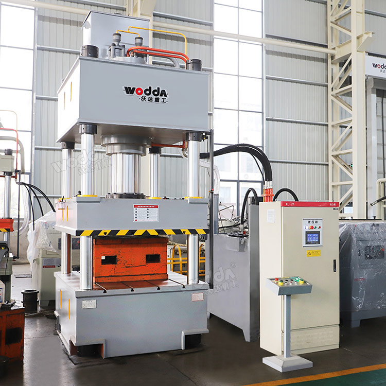 四柱液壓機(jī) 四柱液壓機(jī)