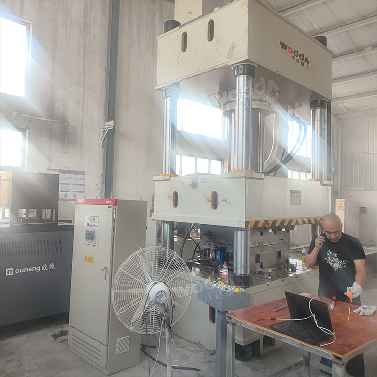 熱壓石英石水槽液壓機(jī) 熱壓石英石水槽液壓機(jī)