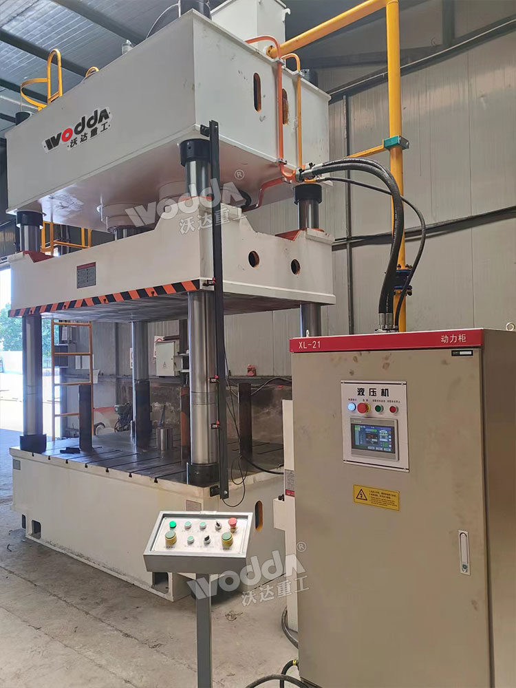 500噸伺服四柱液壓機(jī) 500噸伺服四柱液壓機(jī)