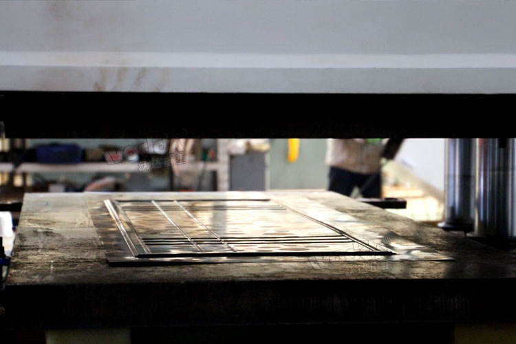 沖壓門(mén)板 沖壓門(mén)板