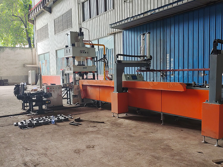 200噸錨桿托盤自動化生產(chǎn)線現(xiàn)場 200噸錨桿托盤自動化生產(chǎn)線現(xiàn)場