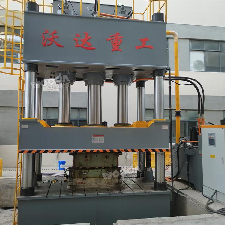 1000噸三梁四柱液壓機 1000噸三梁四柱液壓機