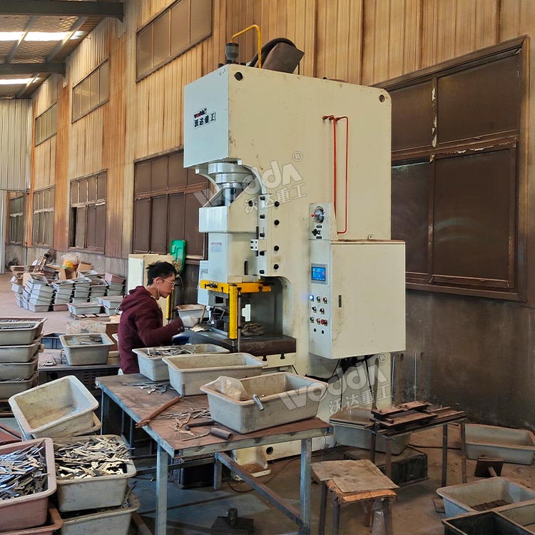 100噸油壓沖床 100噸油壓沖床