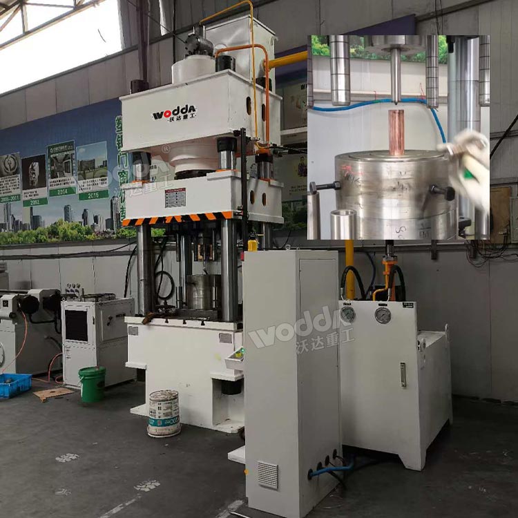 500噸冷擠壓成型液壓機(jī) 500噸冷擠壓成型液壓機(jī)