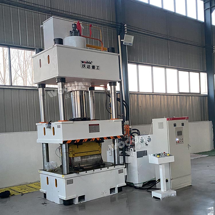 315噸三梁四柱液壓機(jī) 315噸三梁四柱液壓機(jī)