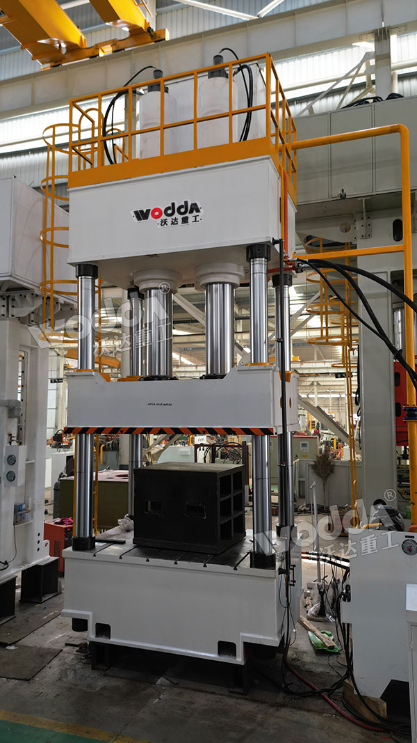 500噸三梁四柱液壓機 500噸三梁四柱液壓機