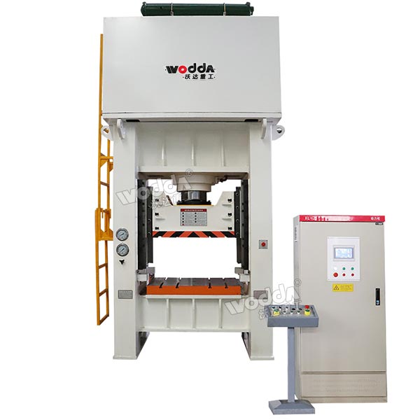 200噸框架式液壓機(jī).jpg 200噸框架式液壓機(jī).jpg