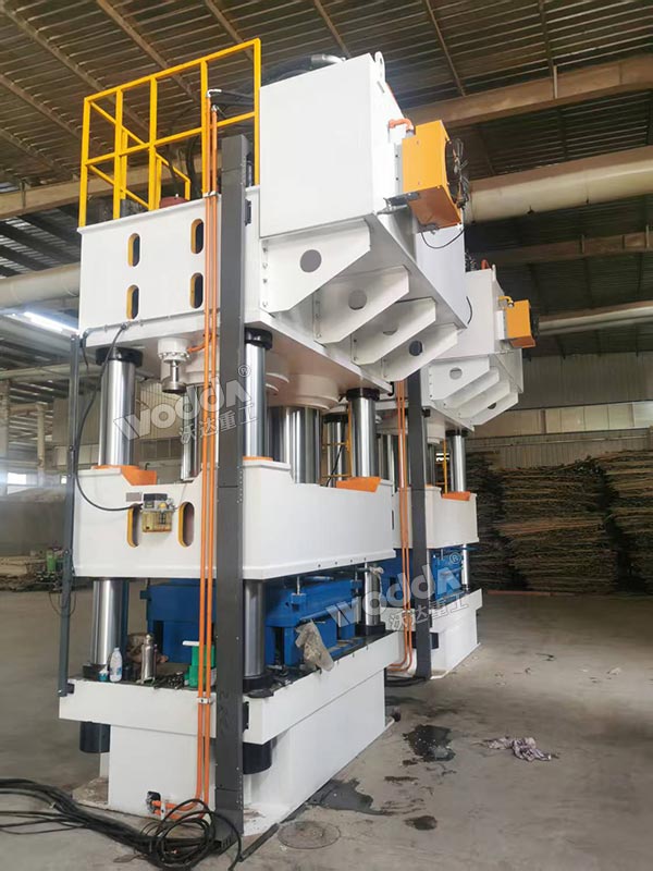 兩臺(tái)木屑托盤成型液壓機(jī)安裝完成 兩臺(tái)木屑托盤成型液壓機(jī)安裝完成