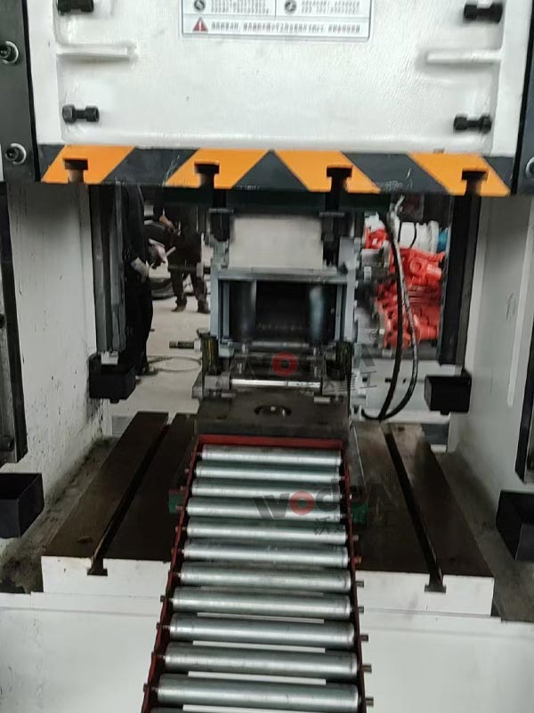 315噸框架式液壓機(jī)沖壓錨桿托盤 315噸框架式液壓機(jī)沖壓錨桿托盤