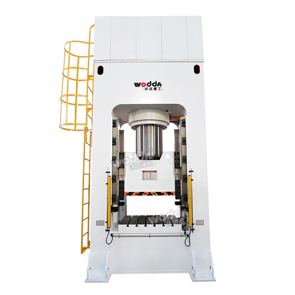 800噸框架式液壓機(jī).jpg 800噸框架式液壓機(jī).jpg